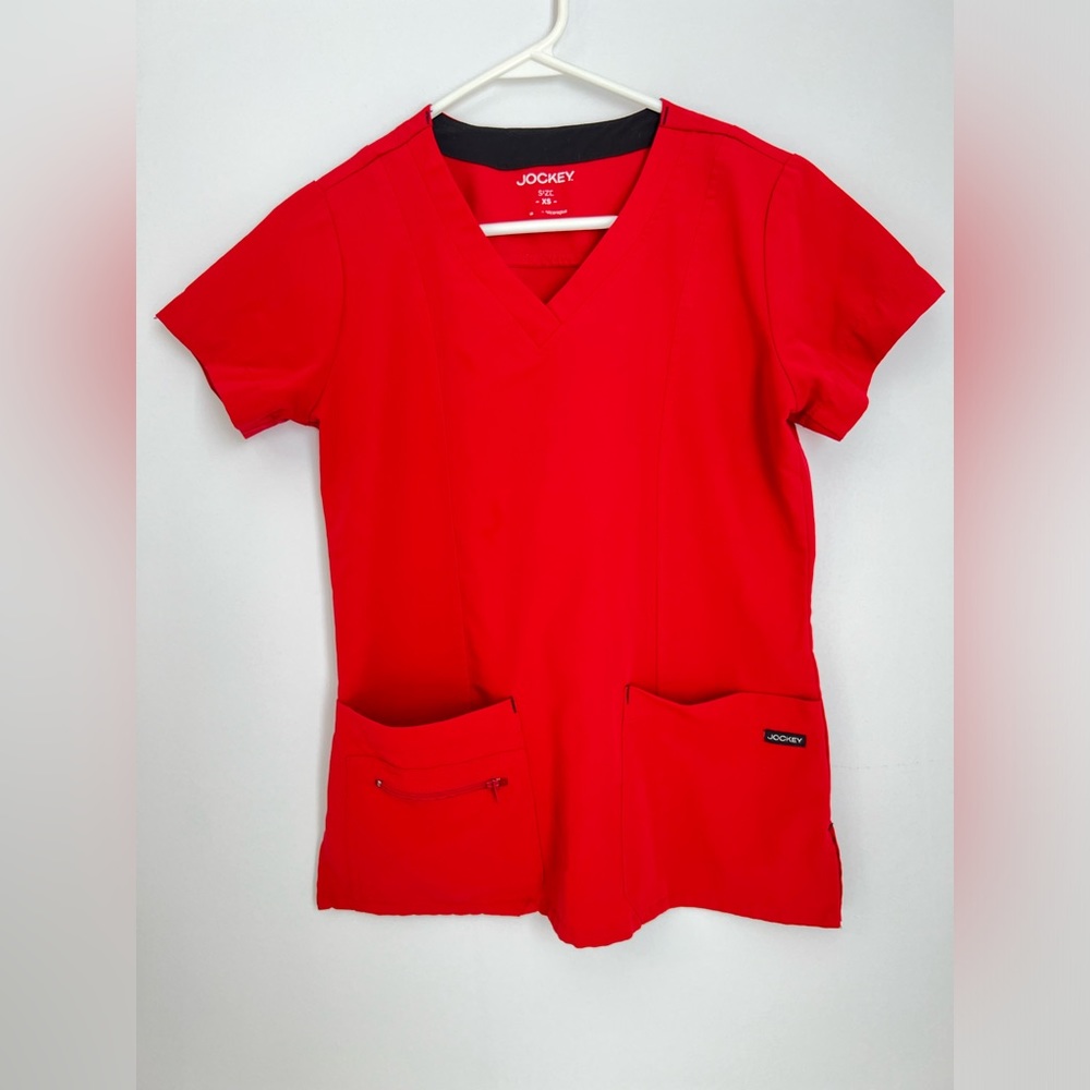 JOCKEY RED SCRUBS 3 POCKET WITH ONE ZIPPER SUZE XS